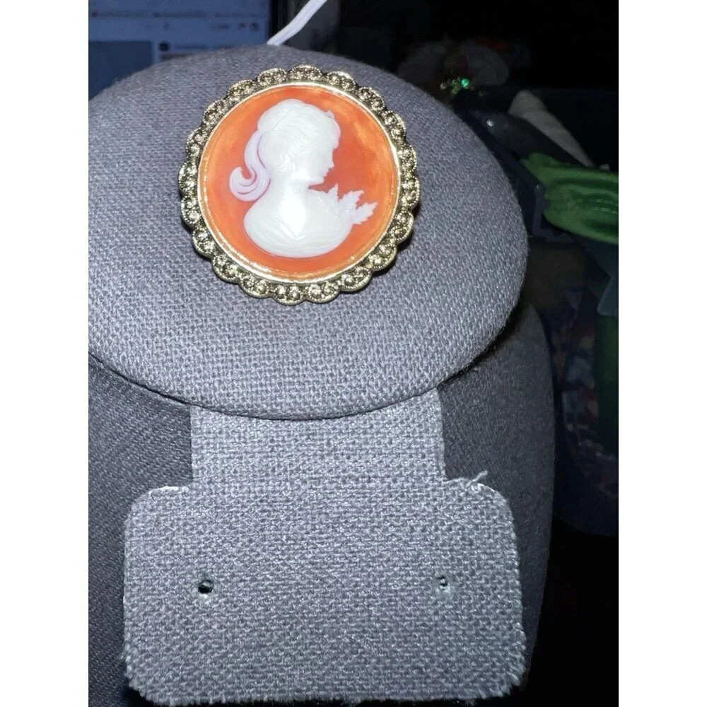 Vintage Cameo Costume Jewelry Scarf Clip Ivory Orange Goldtone W. Germany